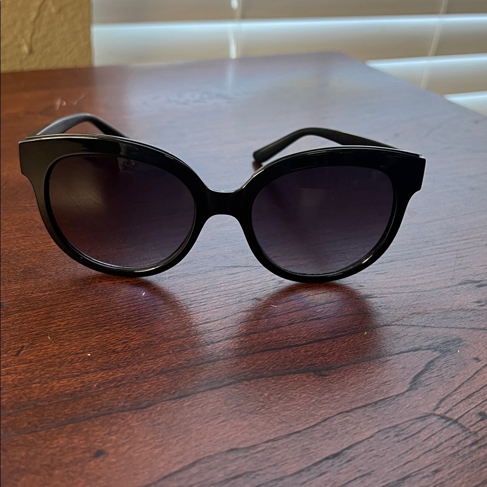 Seafolly Women Sunglasses - Picture 6 of 8